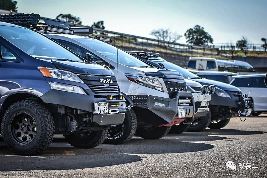 新款丰田威尔法改装,奶爸车改造老霸道