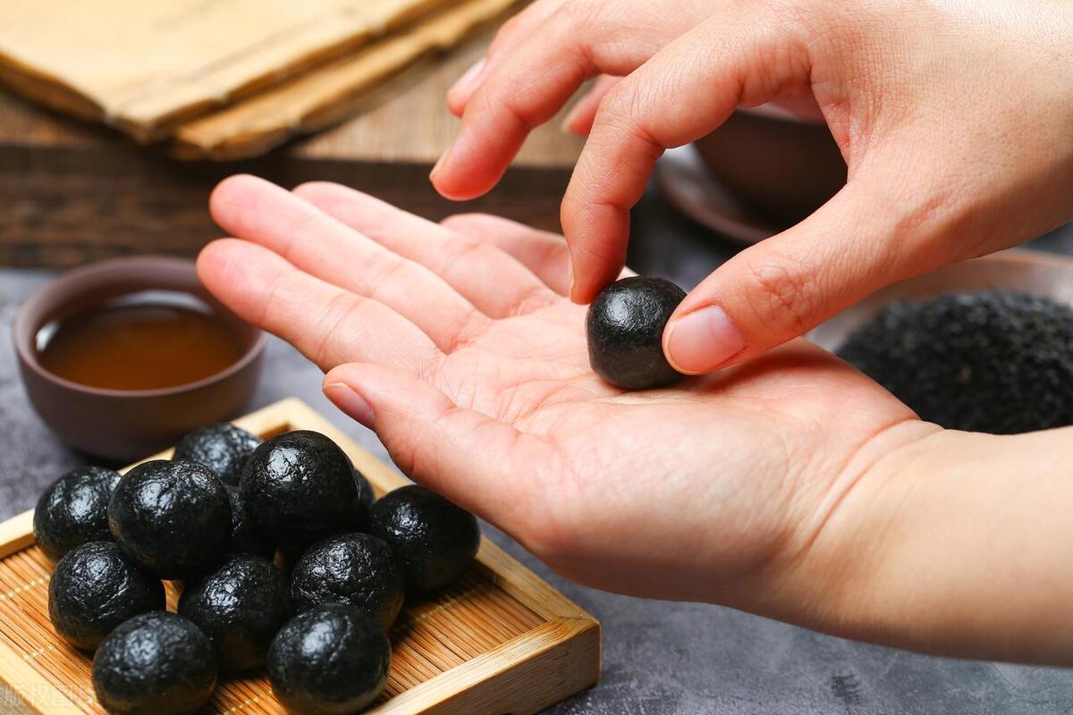 补气血不足的中成药哪个效果好,吃什么药补气血不足最快最有效