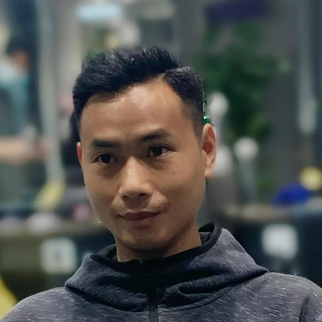 自创足球项目！影响更多孩子爱上足球！看看这位体育老师有多牛？