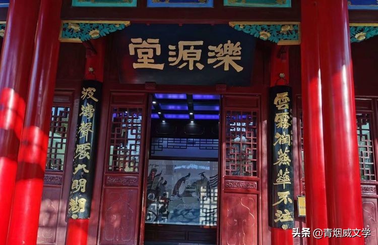 趵突泉名列七十二泉之首,趵突泉是七十二名泉之首