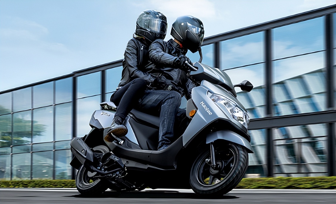 豪爵虎鲨vx125真实测评,豪爵虎鲨vx125和铃木ue125买哪个好