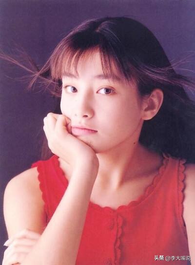 被母亲送给导演，被强迫拍摄，她的一生有多可悲