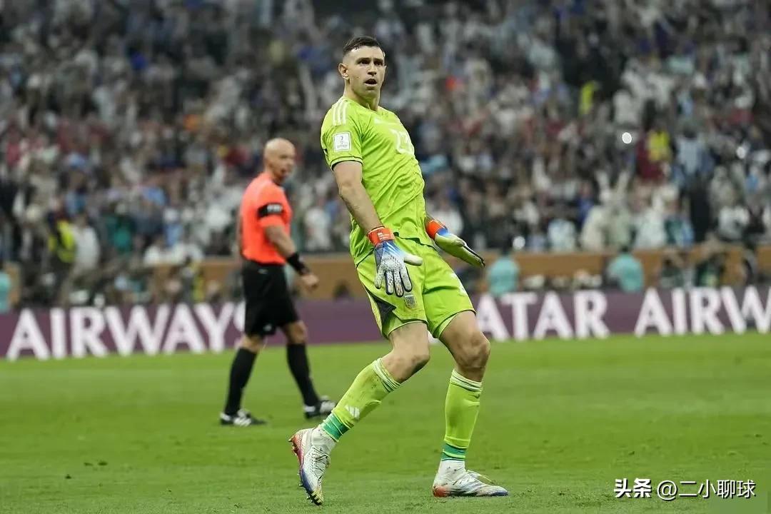 马丁内斯门将神扑,西蒙乔丹怒喷安东尼