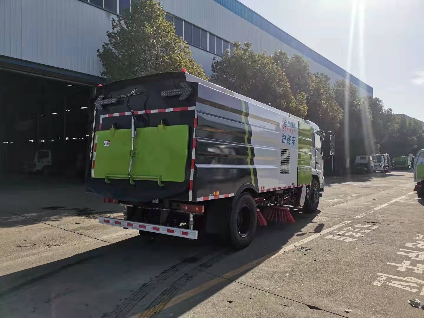 东风天锦扫地吸尘车价格,东风天锦道路清扫车报价大全