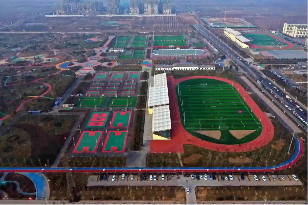 世界杯激战正酣之际,世界杯足球激战正酣