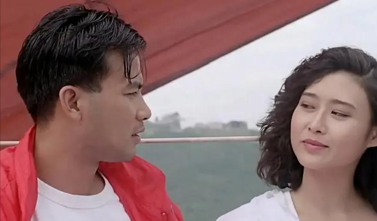 “性感女神”一脱成名，全裸出镜混成影后，玩够了嫁豪门生活幸福