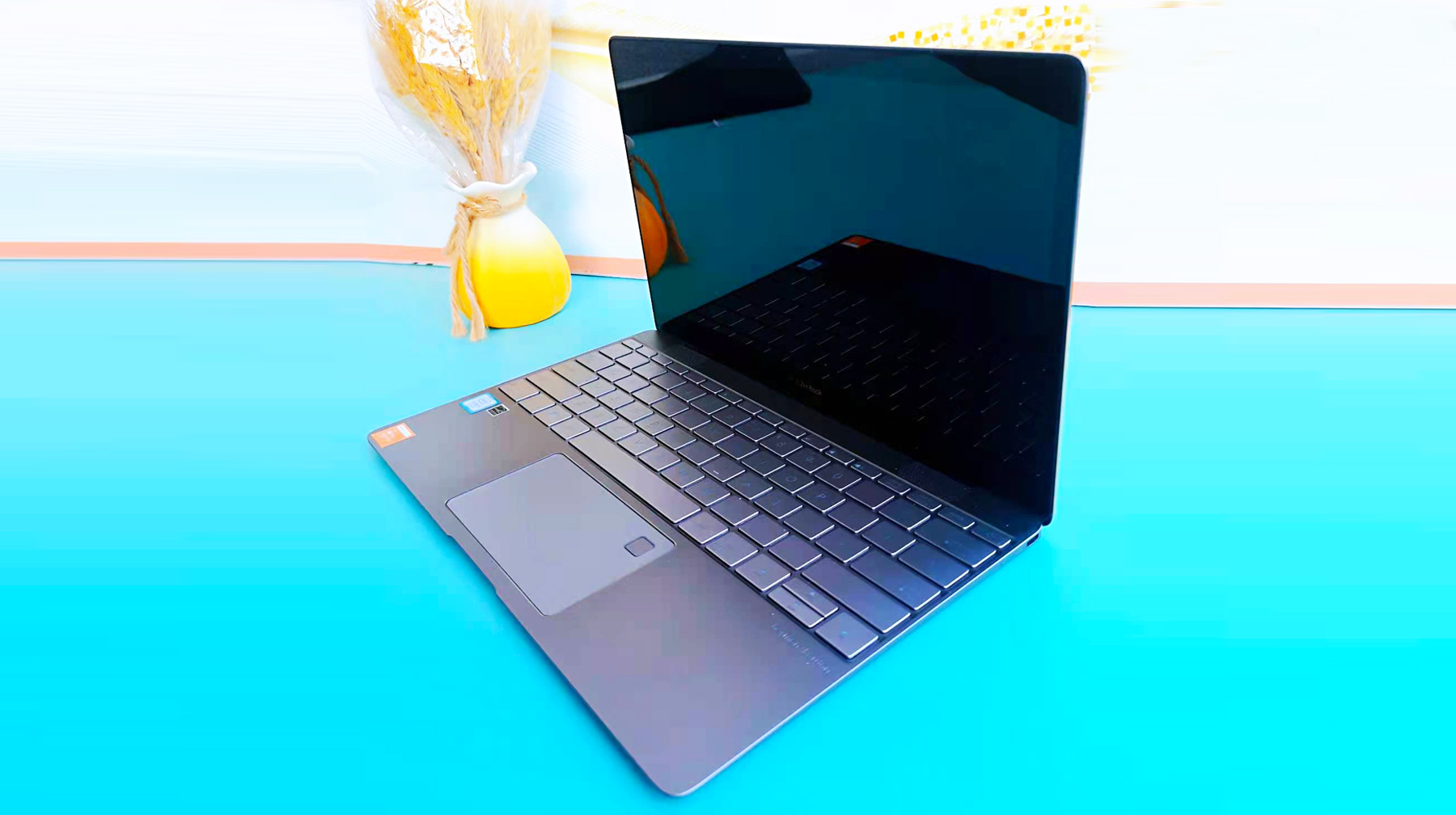 华硕轻薄高色域办公本,华硕镜面屏笔记本推荐