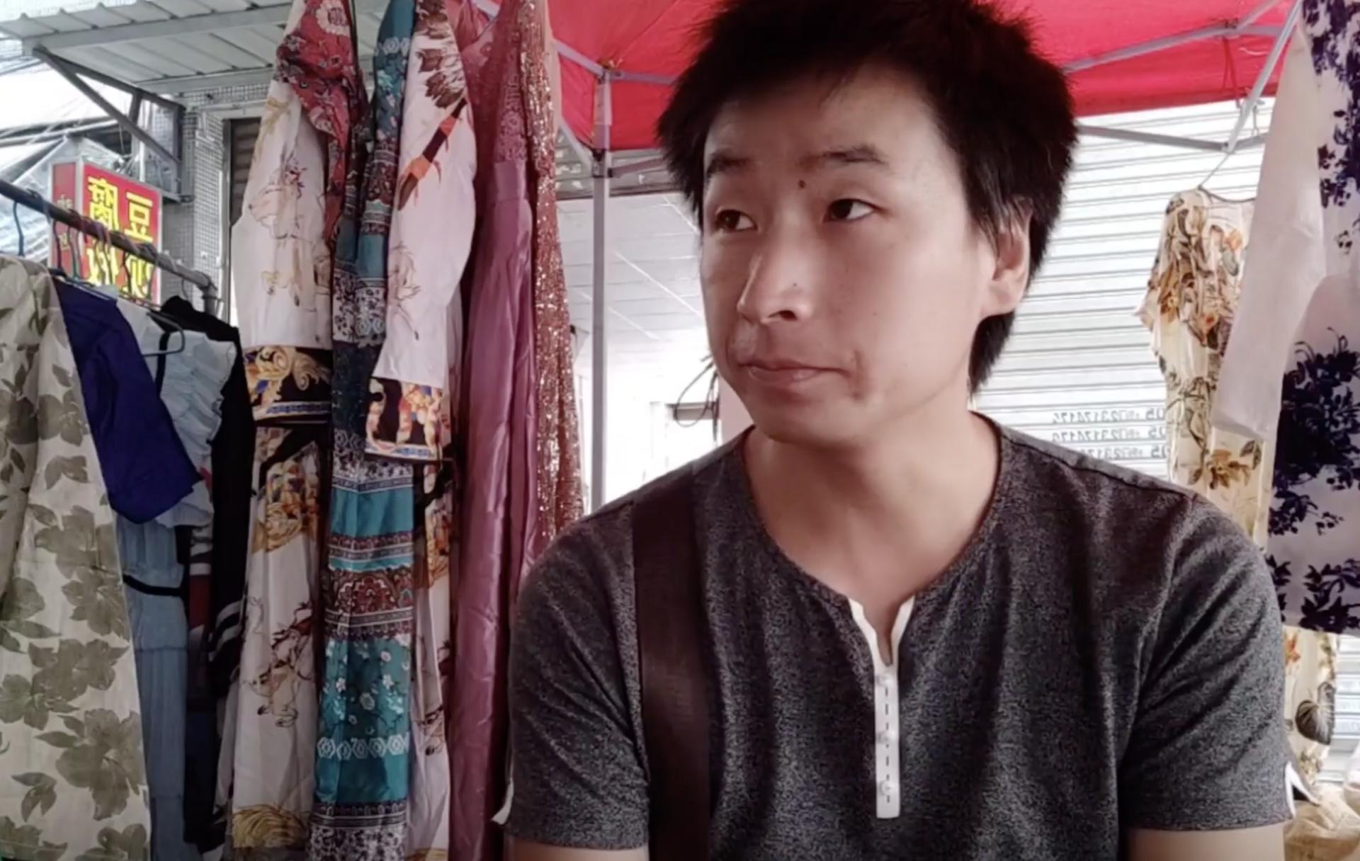 90后小伙做跨境电商卖服装,做服装批发生意一年能挣多少钱