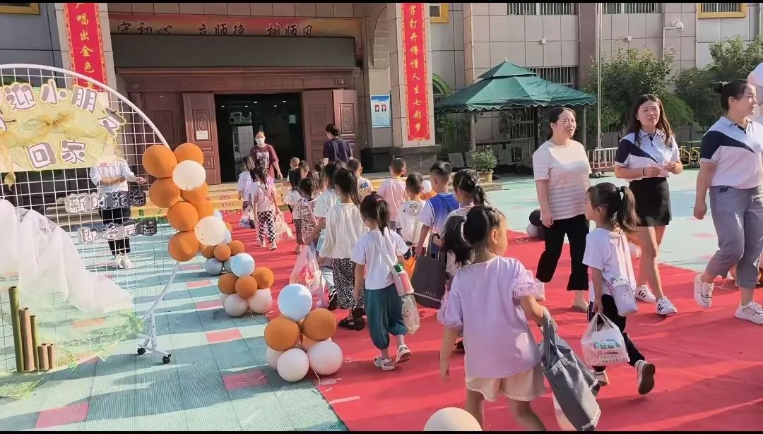 开学季幼儿园生活开始,开学季幼儿园内容