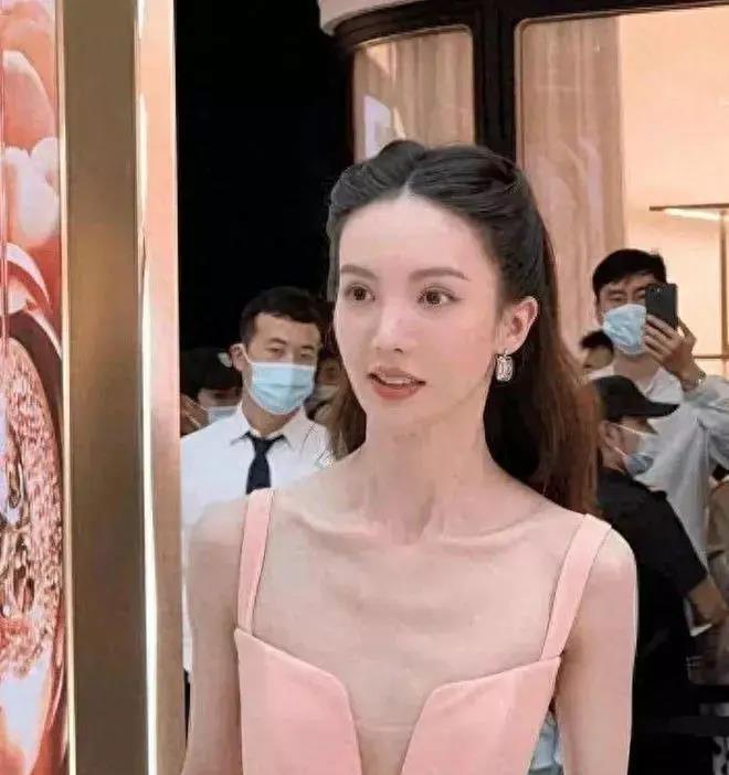 美国走红毯惊艳的女星视频,走红毯惊艳的女星最近视频