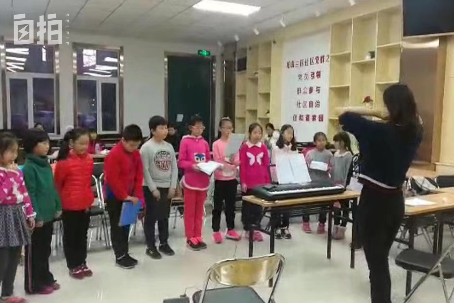 我，美国名校毕业，辞去白领工作，靠当群演养活自己