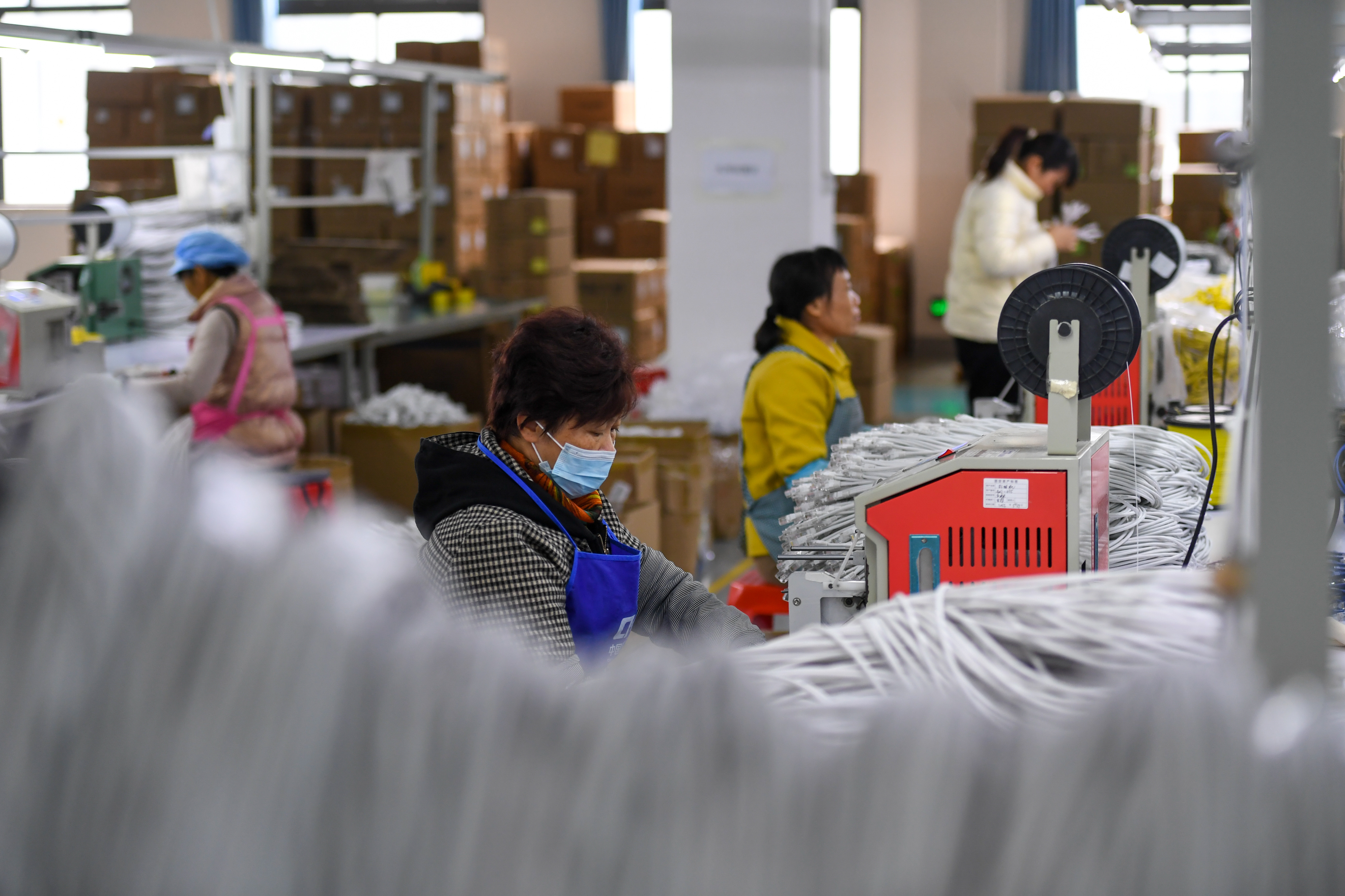 新春走基层矿山,新春走基层大山深处条条致富路