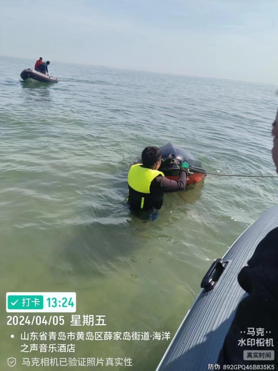 洪泽两少年驾驶水上摩托艇遇险,两个人骑摩托艇视频