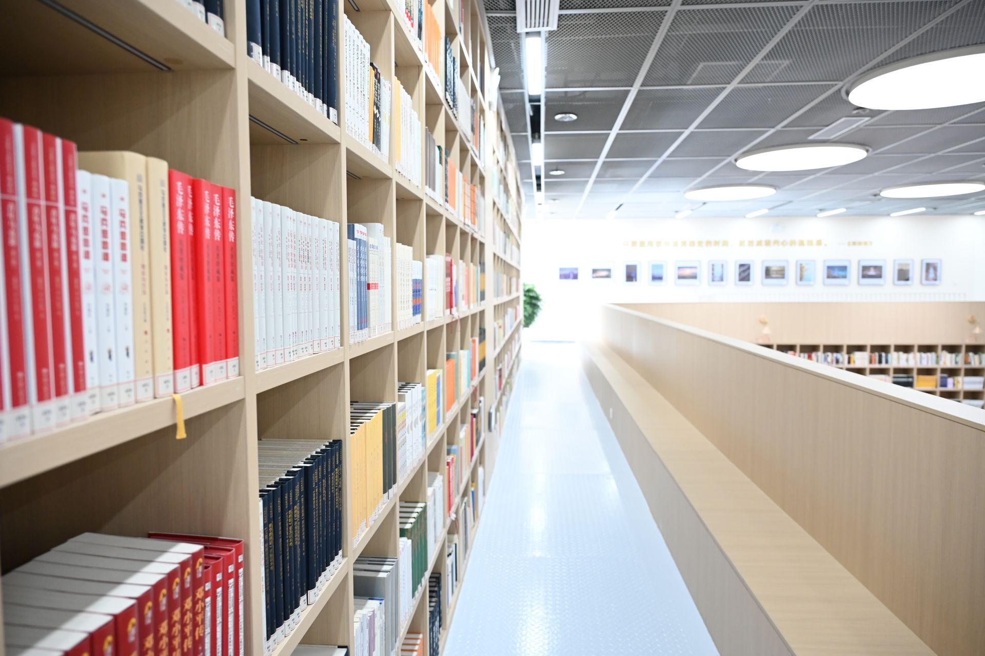 一座美好的图书馆应该是怎样的？南外高中图书馆新馆给出了答案