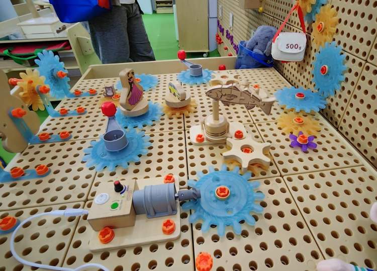 在家里自制小型游乐场,家里自制游乐区