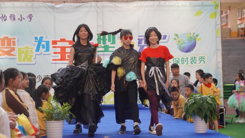 小学生三四年级环保时装秀,小学生环保时装秀服装图片