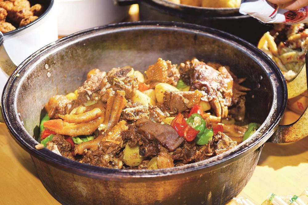 西宁下南关街火出圈，带给我们怎样的启示？有了下南关街这个样板，青海人开始期待，哪一条街会成为下一条“下南关街”？在哪里下一条“下南关街”