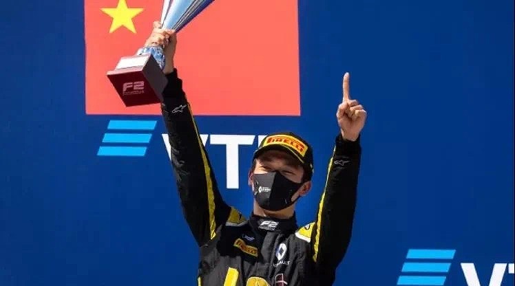 中国f1第一人周冠宇开什么f1车,f1中国车手周冠宇比赛视频