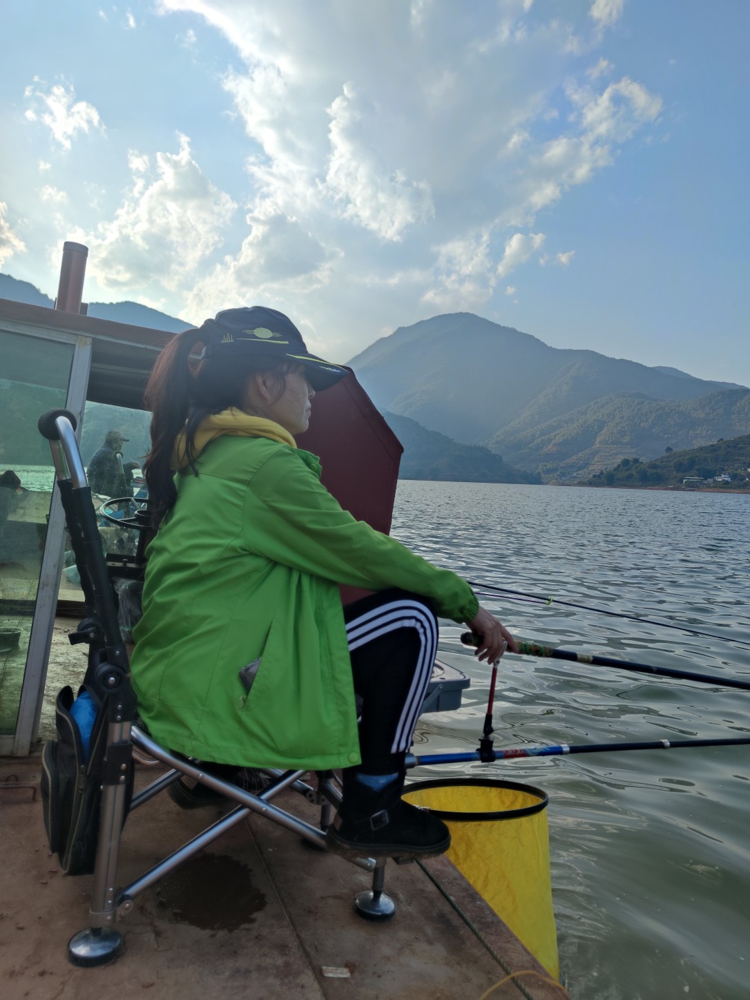 梅子姐这次选了没有打窝的钓位，渔获究竟如何呢