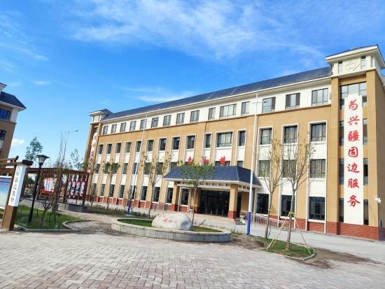 悠悠书香两地情杭阿携手育未来