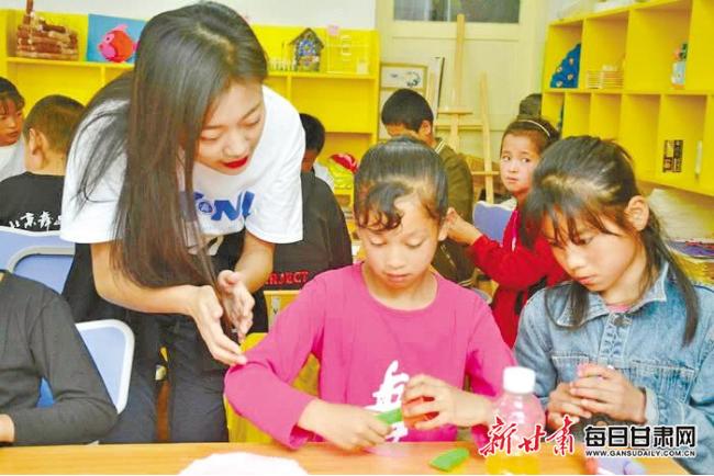 “就是不想辜负这无悔的青春年华”西北师范大学学子刘莹雪荣获“大学生年度人物”称号
