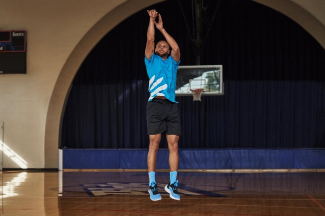 库里加冕nba历史三分王格林,库里加冕历史三分王球衣