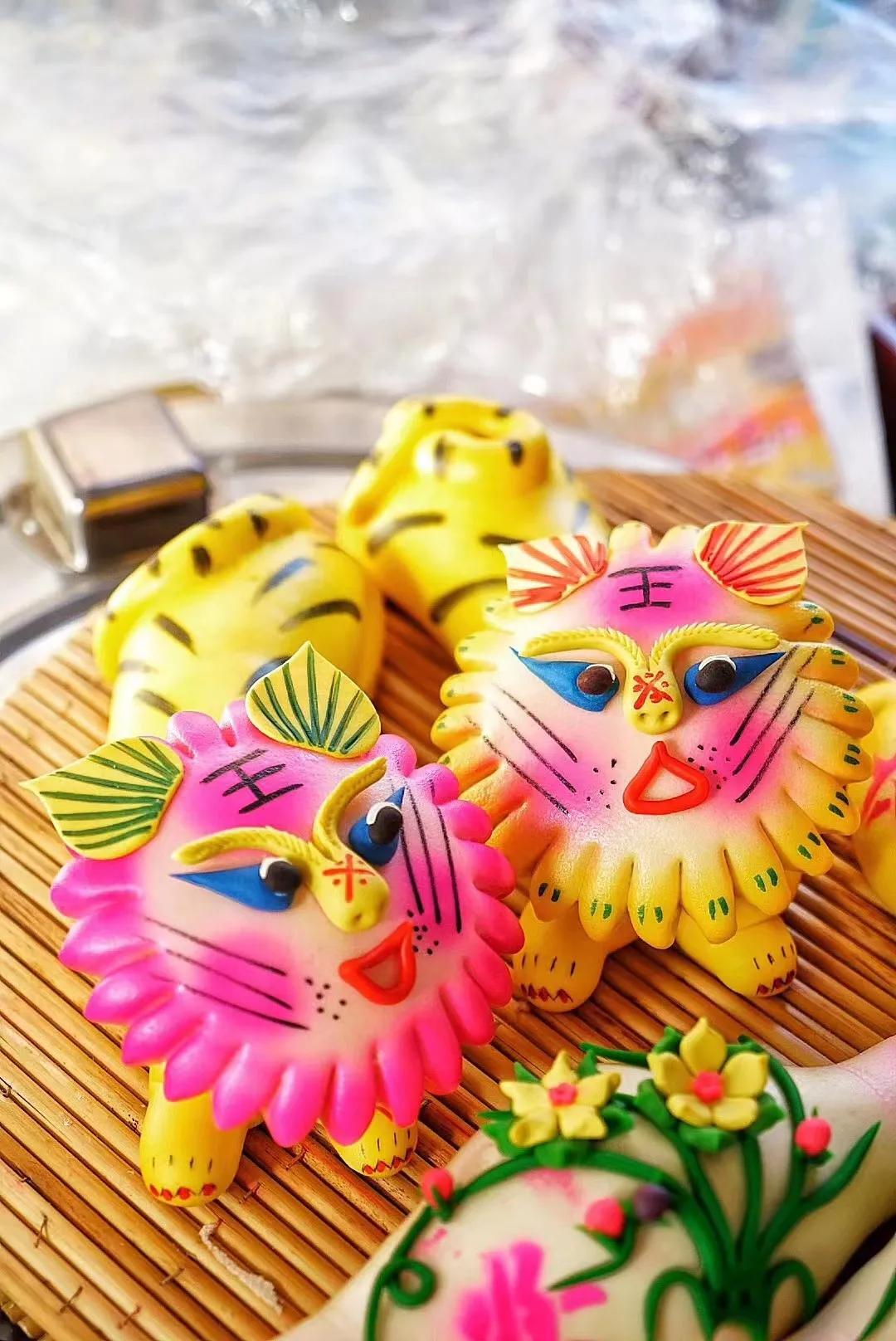 山东人很喜欢吃面食,山东人过年的馒头有多大