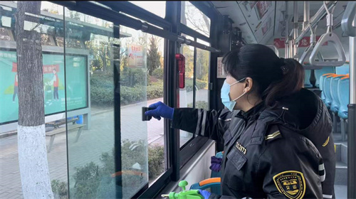 青岛温馨巴士与真情巴士,青岛温馨巴士136路