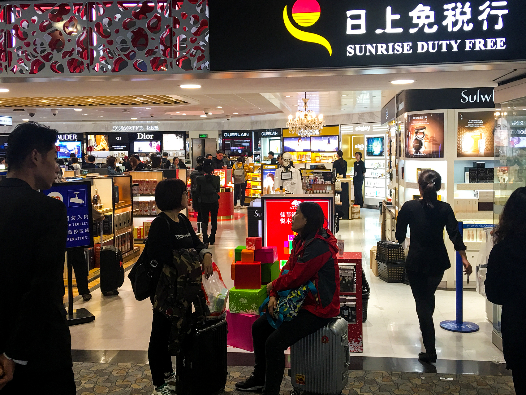 海外代购返佣金是真的吗,海南代购10万免税回来能赚多少钱