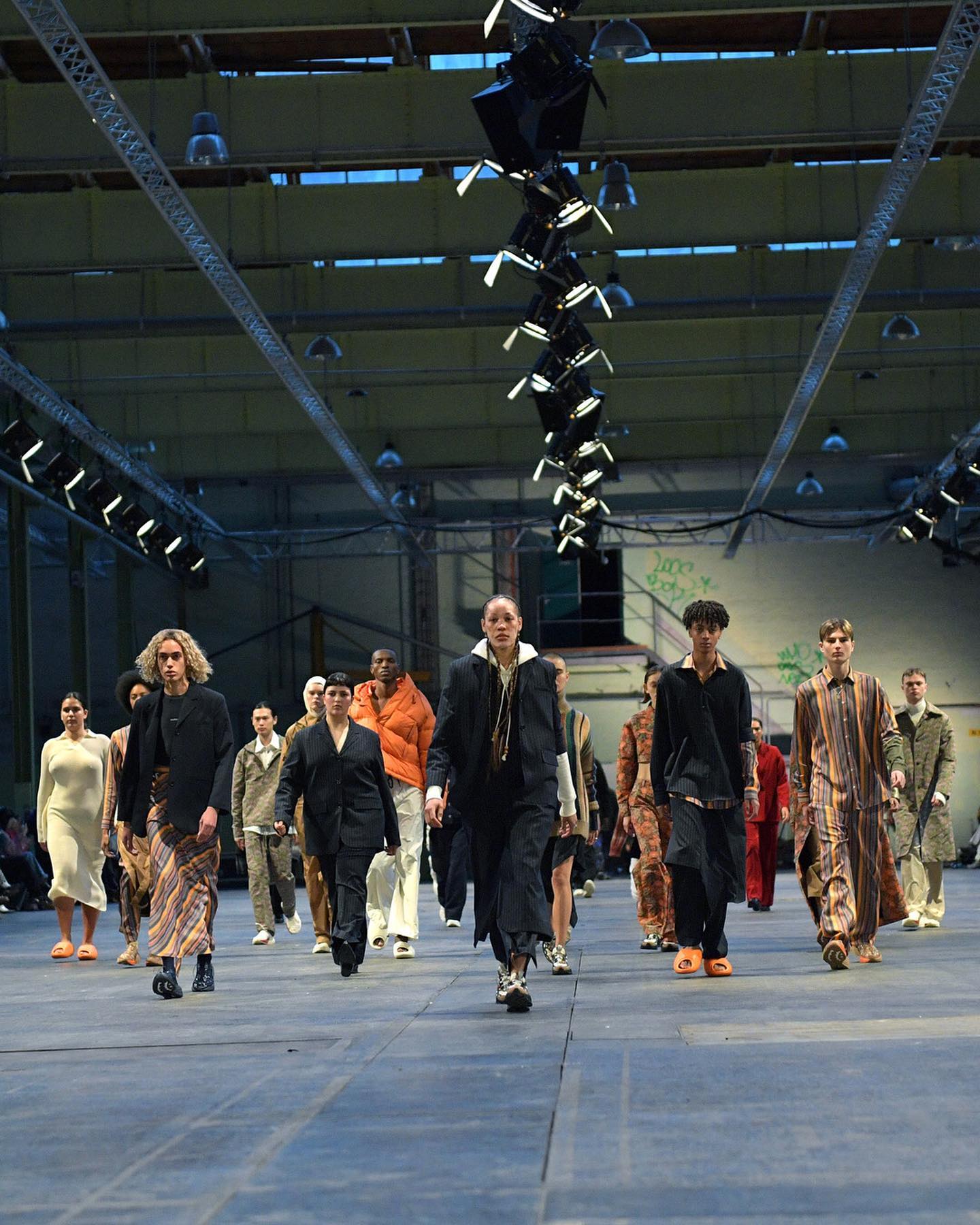 鏉庡畞soulland鑱斿悕鐨勯槻椋庢湇,soulland鑱斿悕鏉庡畞椋炵數