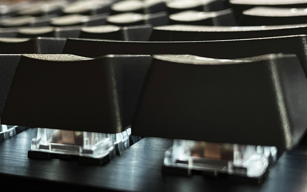 罗技G412TKLSE动手玩：入门机械键盘的明智之选