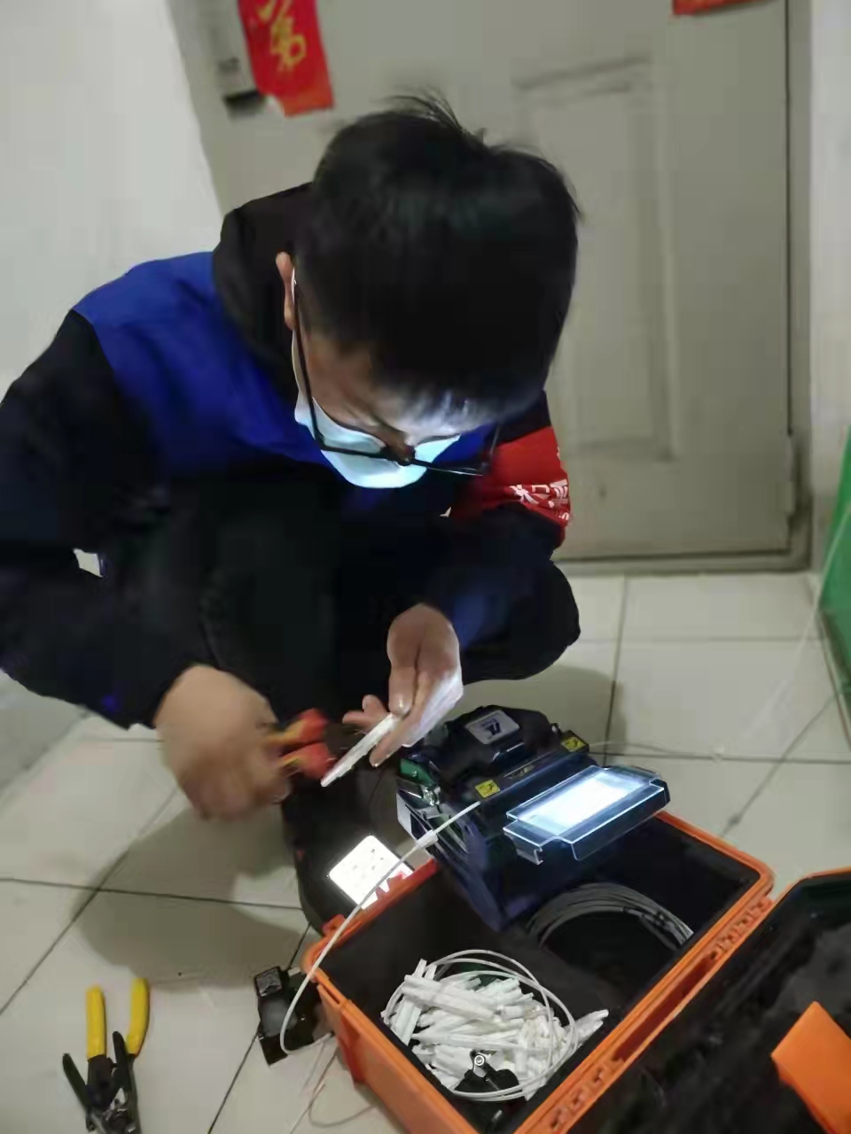 移动宽带上门安装工人带哪些工具,安装维护宽带上门工作人员