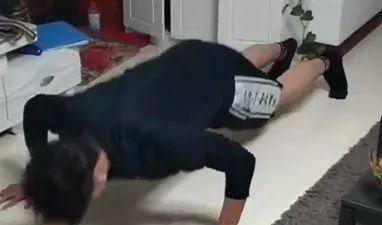 沈阳市洪庆中学线上体育课，展现自我运动不打烊