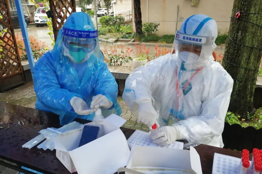 疫情防控解除社区封控,疫情防控的封控和管控有何区别