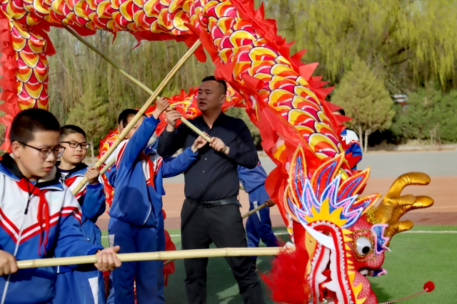 临泽腾龙舞狮表演,甘肃临泽社火表演视频