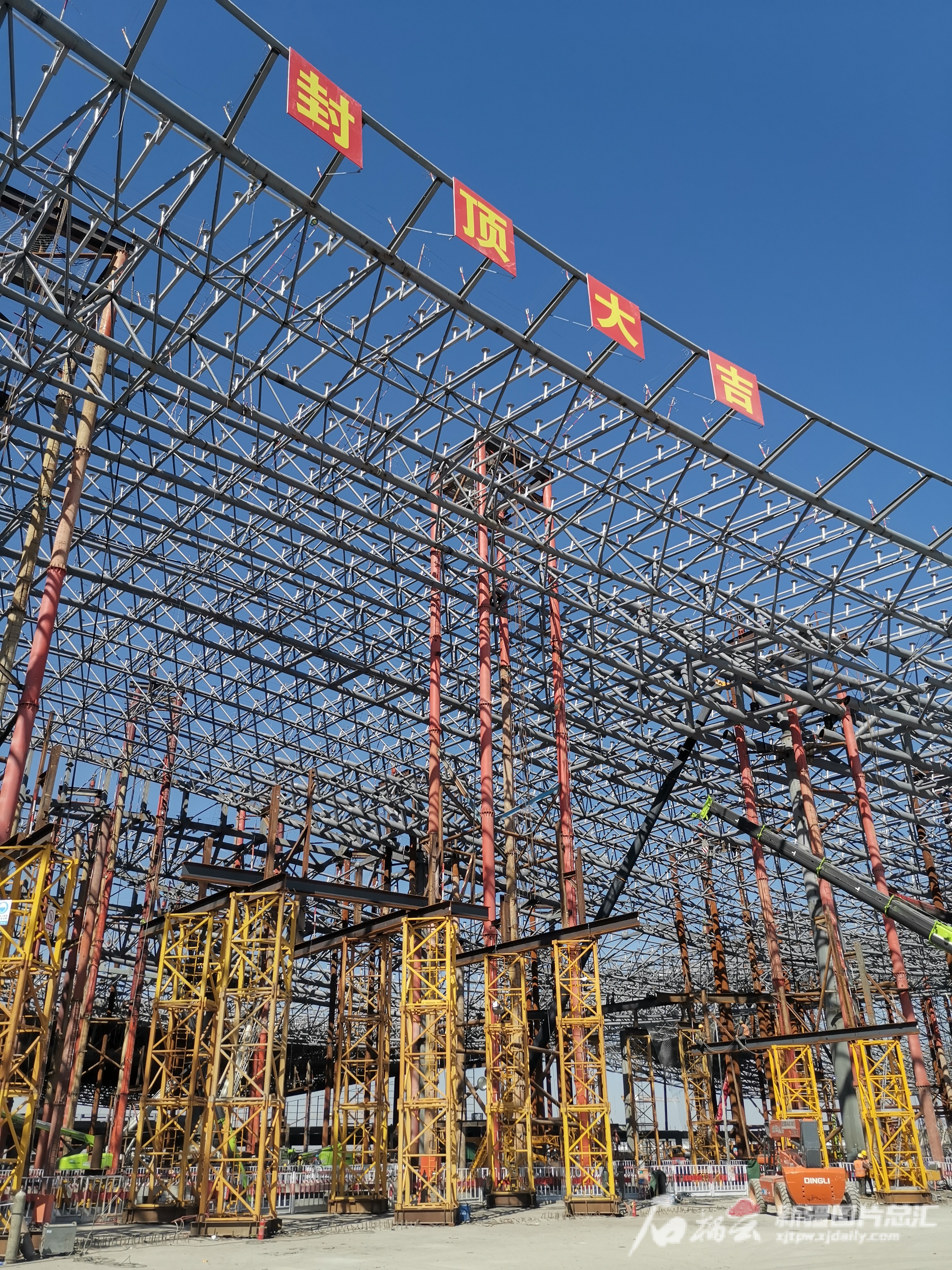 乌鲁木齐机场飞行区改扩建09标段,乌鲁木齐国际机场改扩建新闻