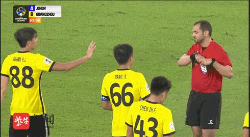 亚冠关浩津严重犯规视频,亚冠红牌把谁罚下去了