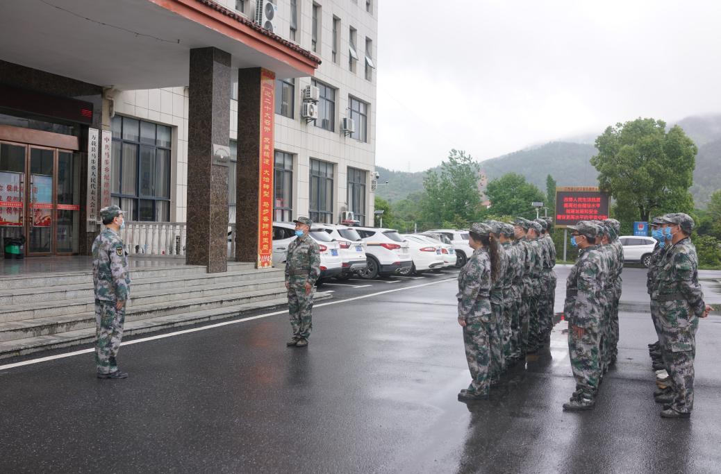 致敬战友们的图片,致敬战友的古诗句