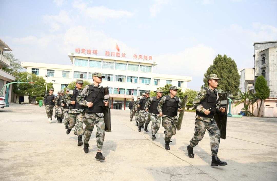 致敬战友们的图片,致敬战友的古诗句