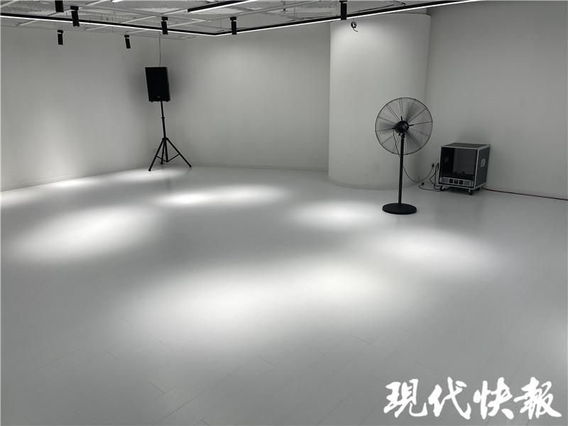 来吧跳舞吧舞蹈完整版,南京舞蹈房自助