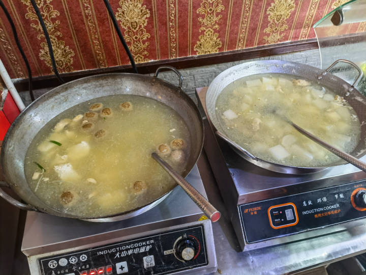 杭州16块钱自助餐,杭州13块钱随便吃的自助餐干净吗