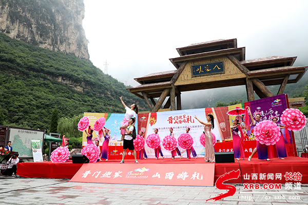 远山如黛近水含烟下一句,远山如黛近水含烟文案