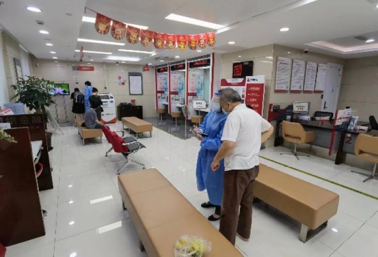 复工首日早高峰,上海复工复产首日