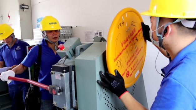 政府电梯困人应急演练视频,电梯困人演练问题