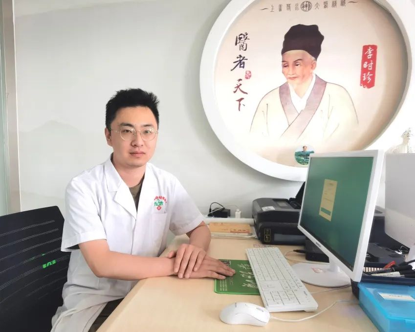 赠儿童康复师锦旗,妙手仁心救患者家属感恩送锦旗