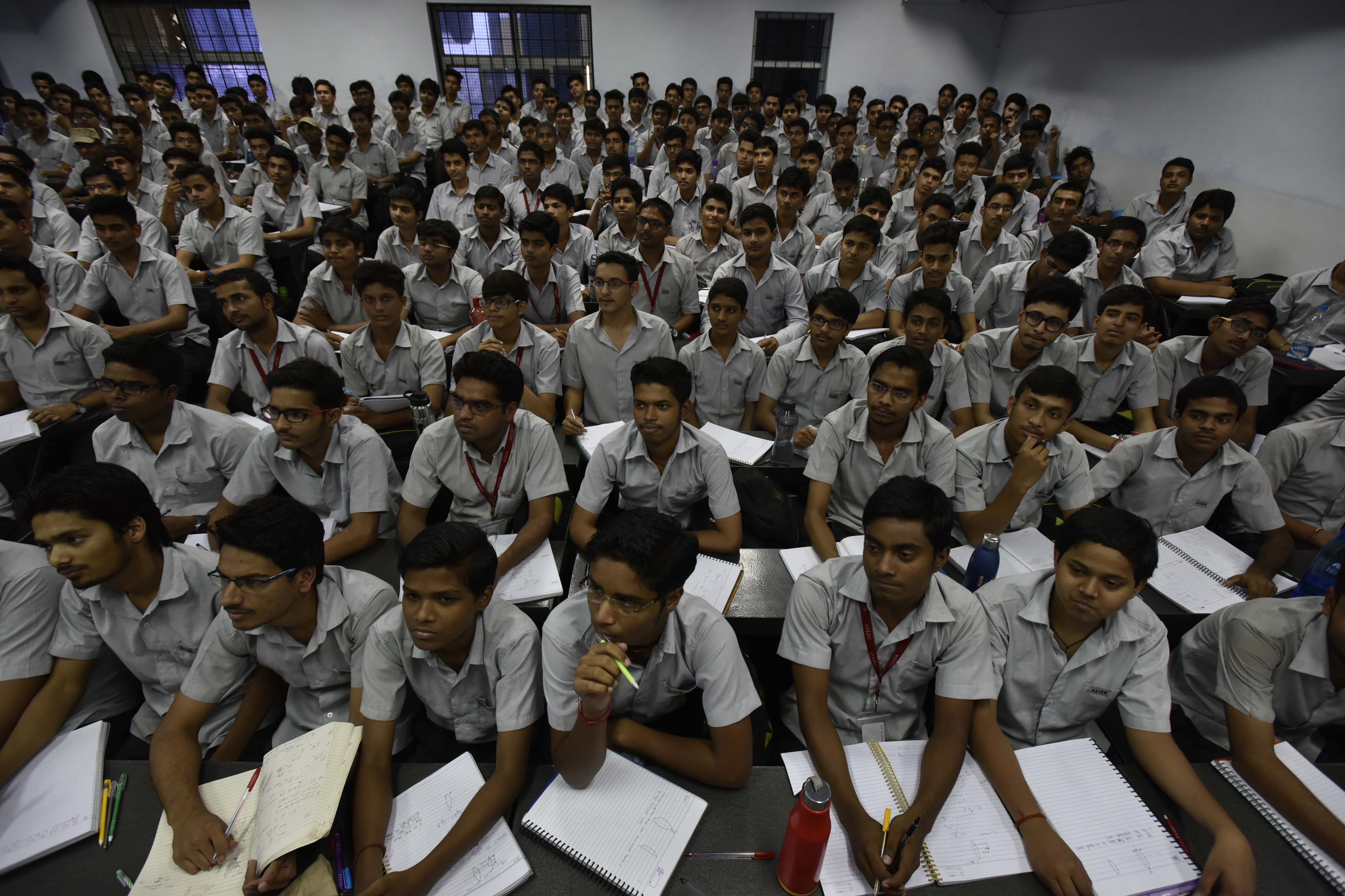 印度高考有多少卷,印度高考数学难度比中国的难吗