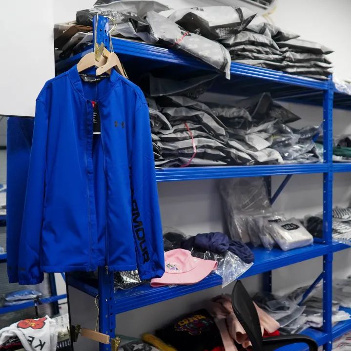 公安机关严查带货直播,民警积极参加公安部直播带货活动