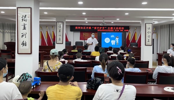 红马甲保护老人,红马甲公益