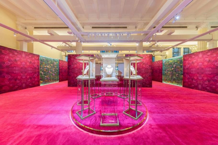 BVLGARI宝格丽EdenTheGardenofWonders奇境伊甸园高级珠宝系列于上海展览中心灿然盛放