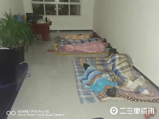 每天很忙一天只睡6个小时,每天工作只休息三个钟